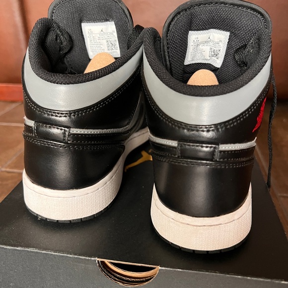 Nike Air Jordan 1 Mid GS “Shadow” Sneakers Size Y6.5 - Picture 9 of 9